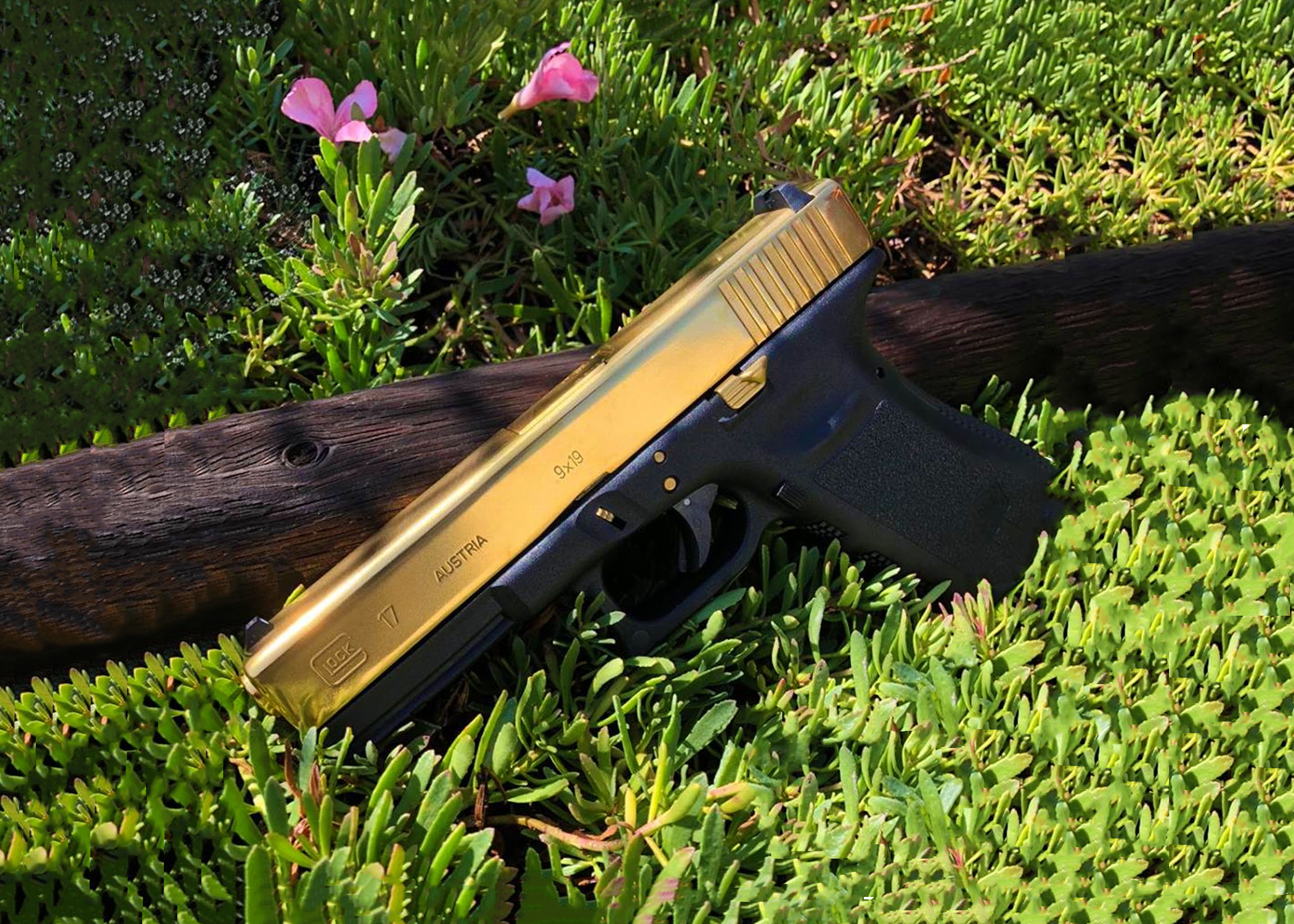 High Polished TiN Glock 17